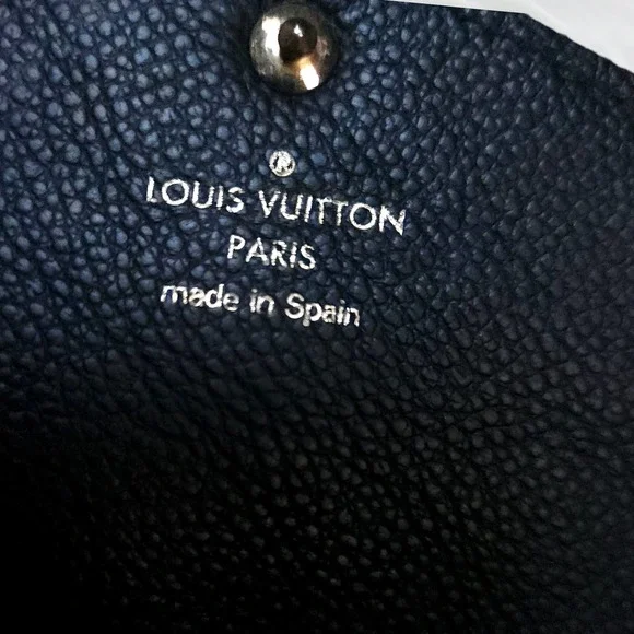 Authentic Louis Vuitton Sarah wallet - Picture 5 of 12